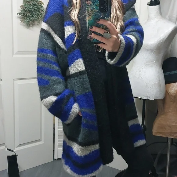 SALE! 80's Vintage oversized Sweater Coat Blue, Black, Gray, Amazing Piece